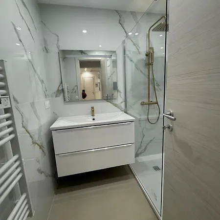 Prestigious 2p - 10 Min Near Beaches - Air Conditioning - Garage *
