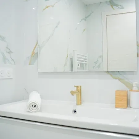 Prestigious 2p - 10 Min Near Beaches - Air Conditioning - Garage Apartman