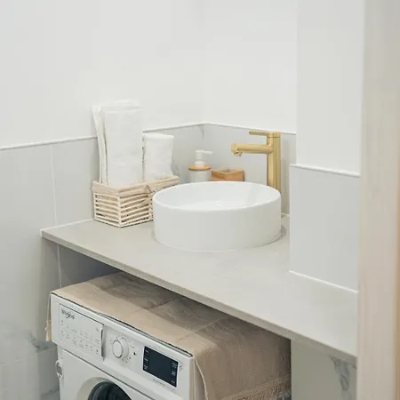 Prestigious 2p - 10 Min Near Beaches - Air Conditioning - Garage * Antibes