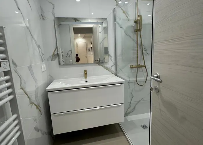 Prestigious 2p - 10 Min Near Beaches - Air Conditioning - Garage *